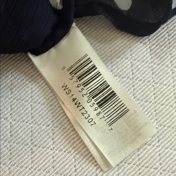 Flowy Sheer Polka Dot Women's Top. Three Quarter sleeves. Size M. - Picture 7 of 9